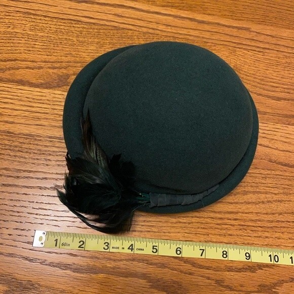 Janyth Roy 1950s Vintage Wool Felt Emerald Green Rolled Bowler Feather Half Hat - Picture 10 of 13